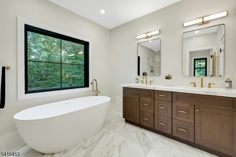 Prrimary Bath