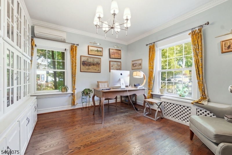 210 Leonia Ave