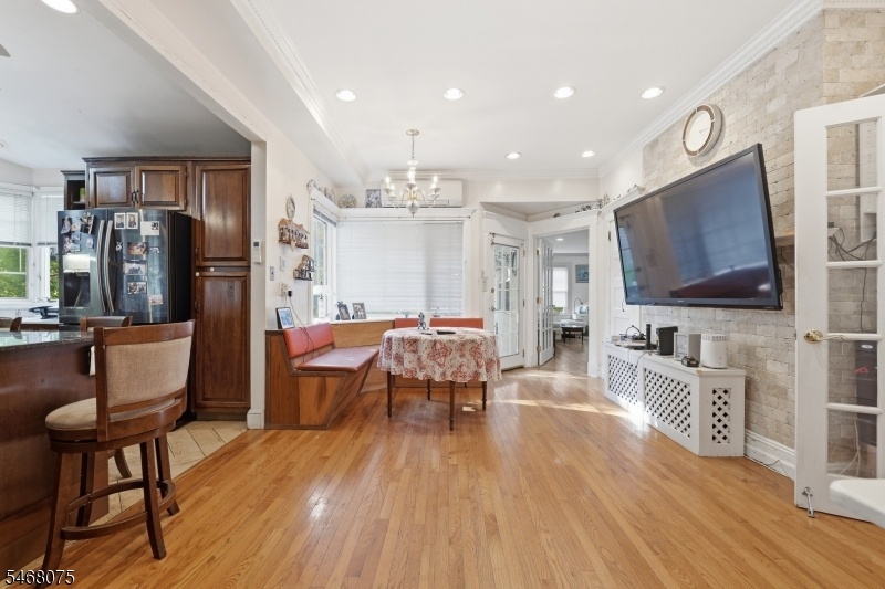 210 Leonia Ave
