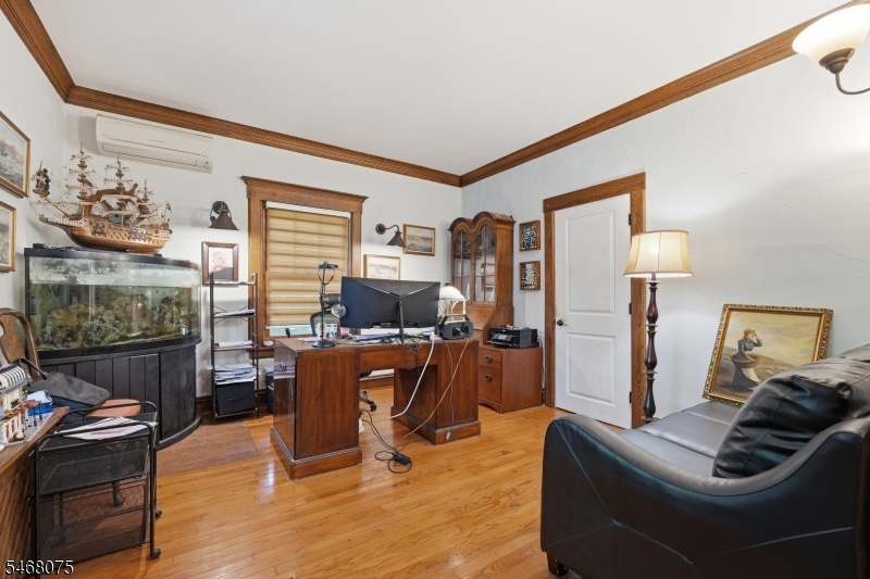 210 Leonia Ave