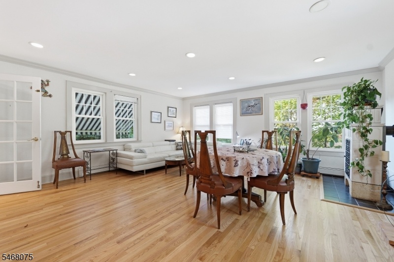 210 Leonia Ave