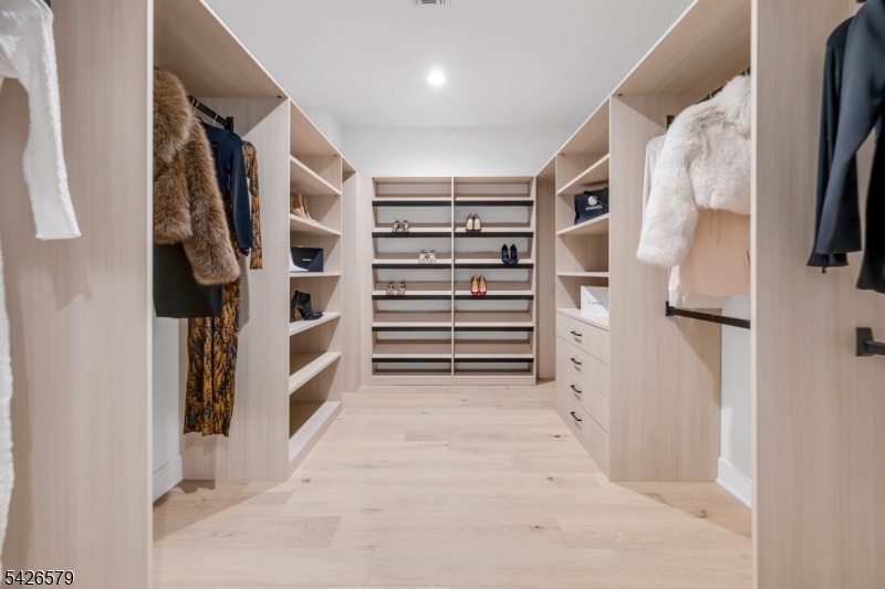 Walk- In Closet