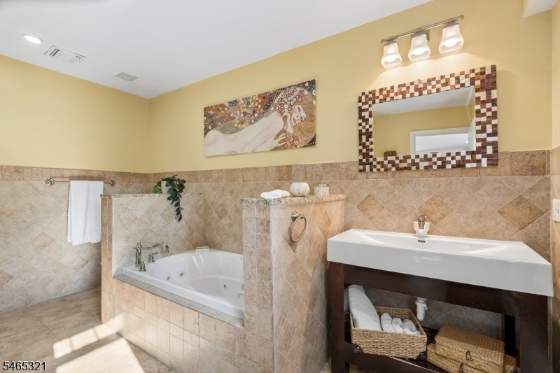 Primary Ensuite Bath