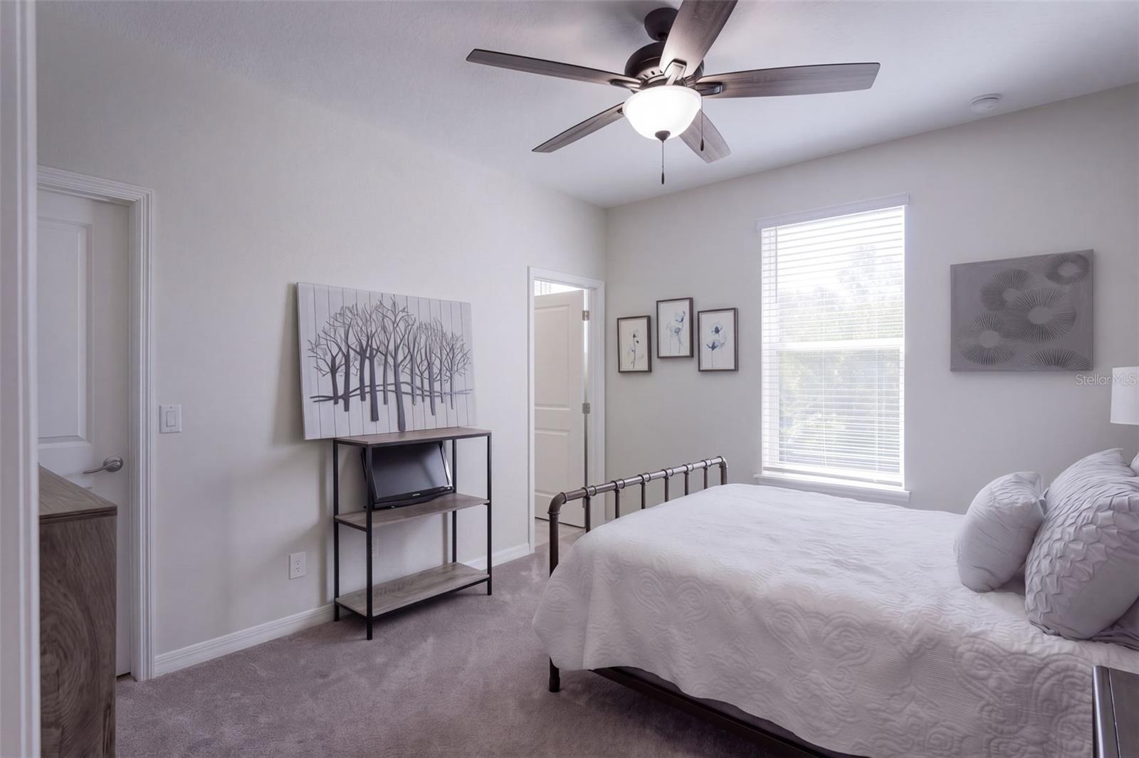 2nd floor bedroom with en-suite bathroom