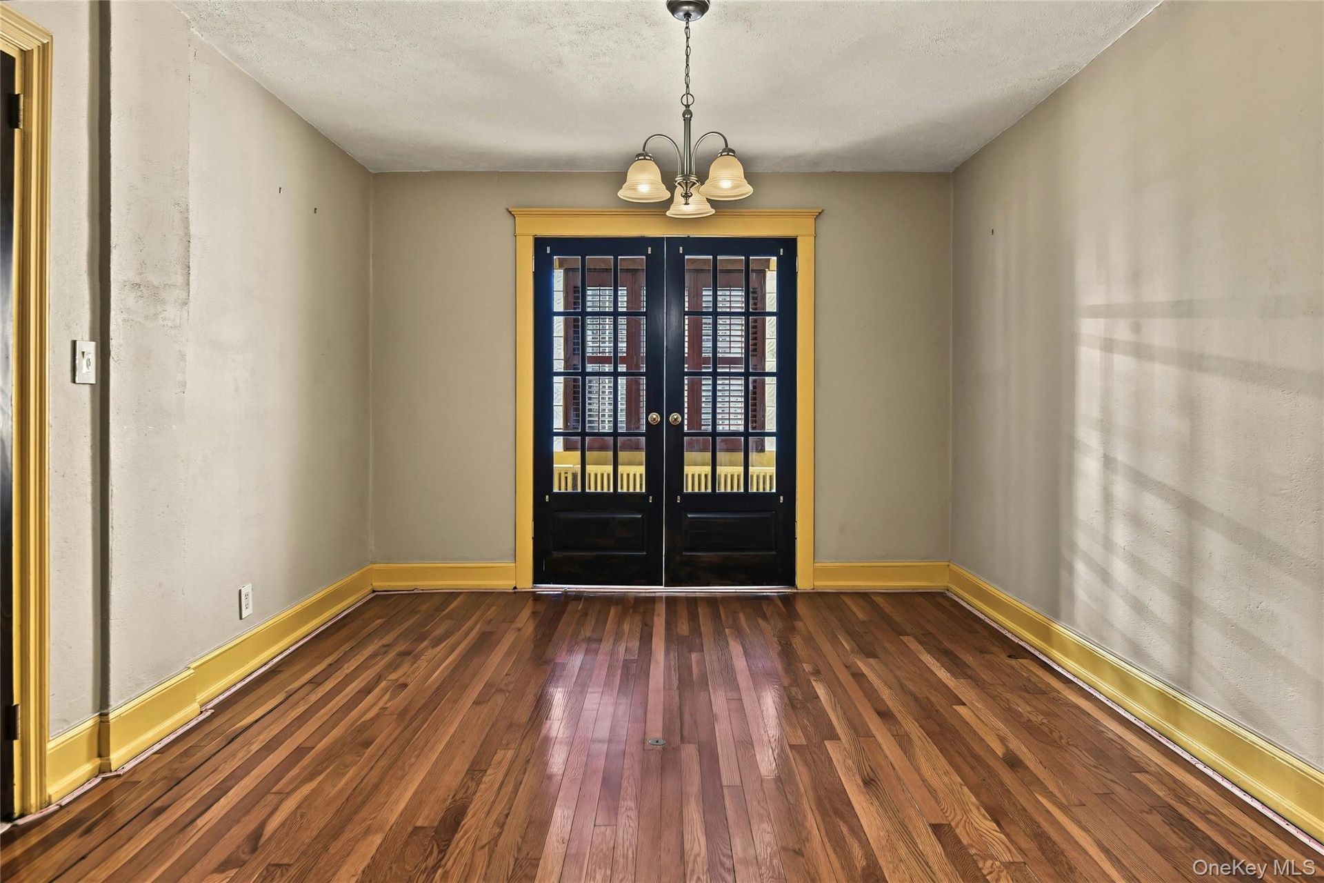 privacy doors for dining