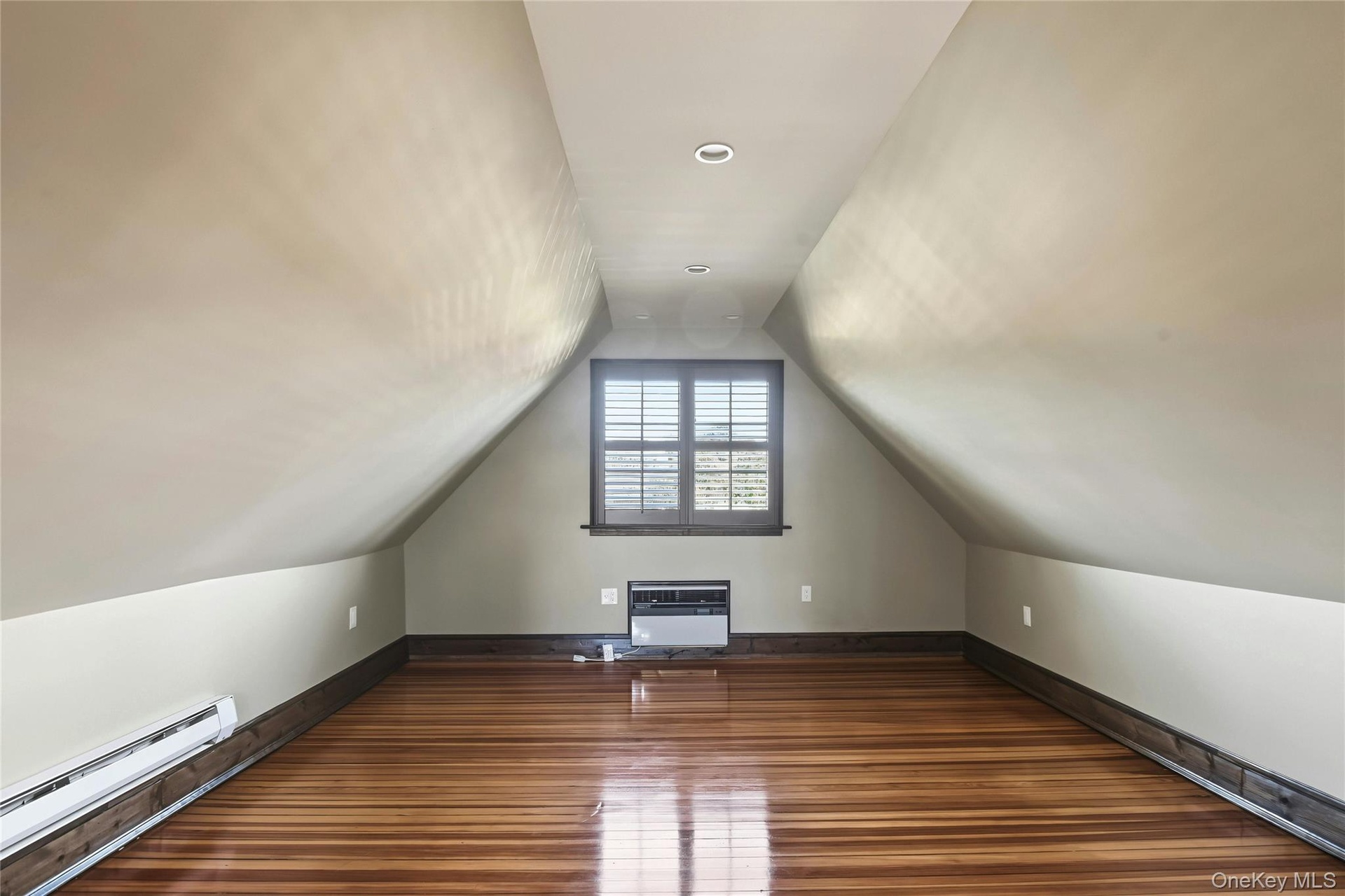 primary bedroom suite with dressing/home office and pvt bath 3rd fl