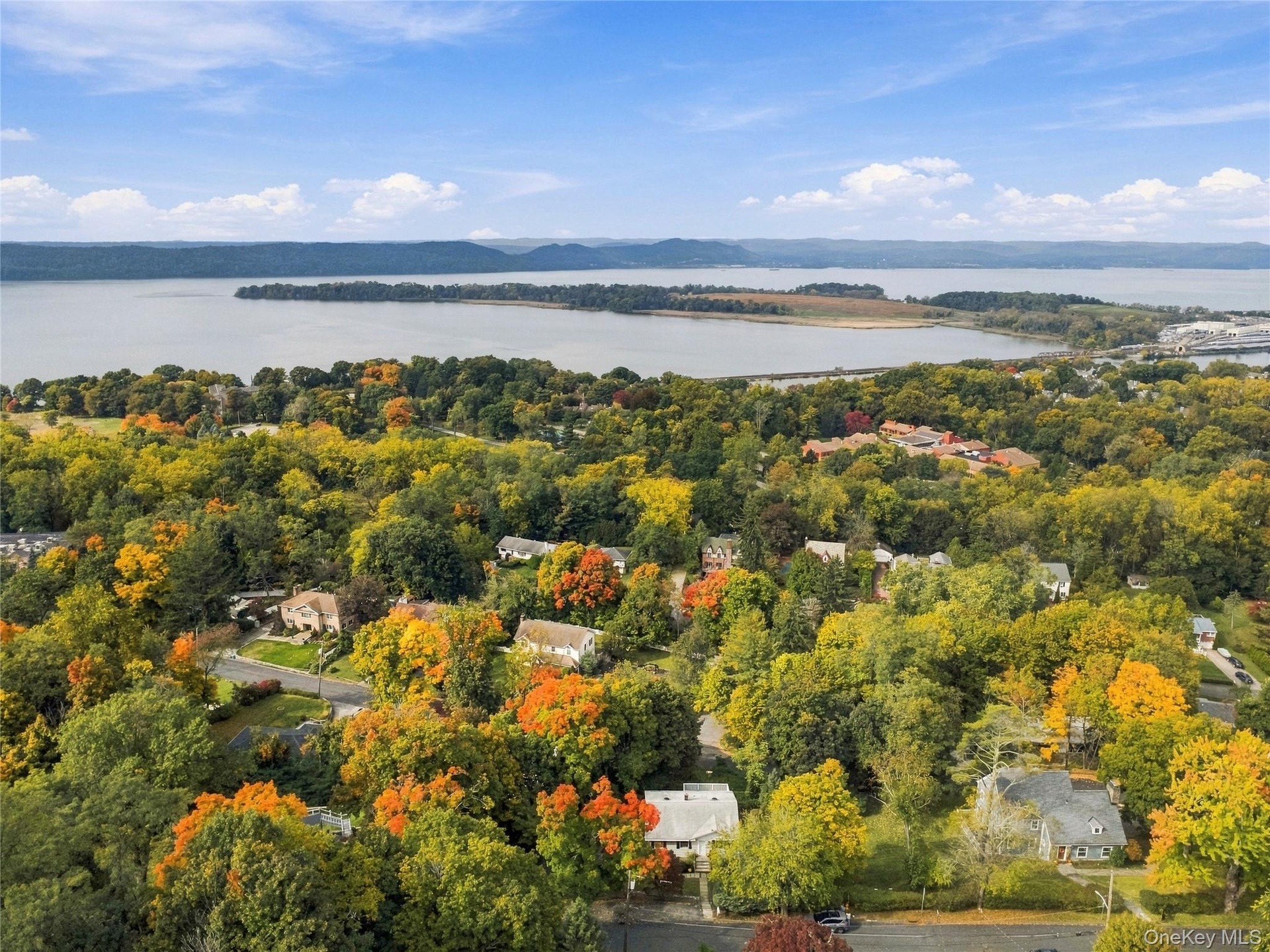 Breathtaking panoramic views of the Hudson River stretching for miles.