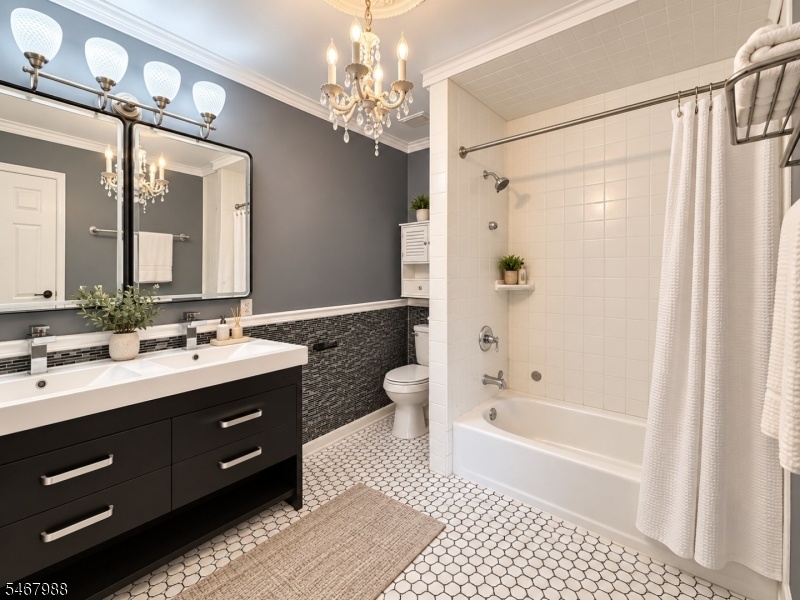 Main Bedroom Bath