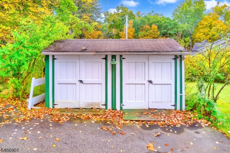 Shed