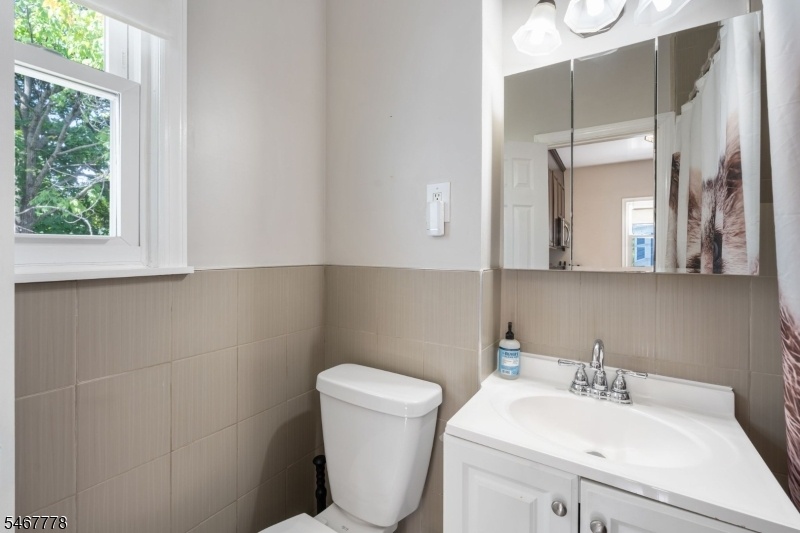 2nd Floor Bathroom