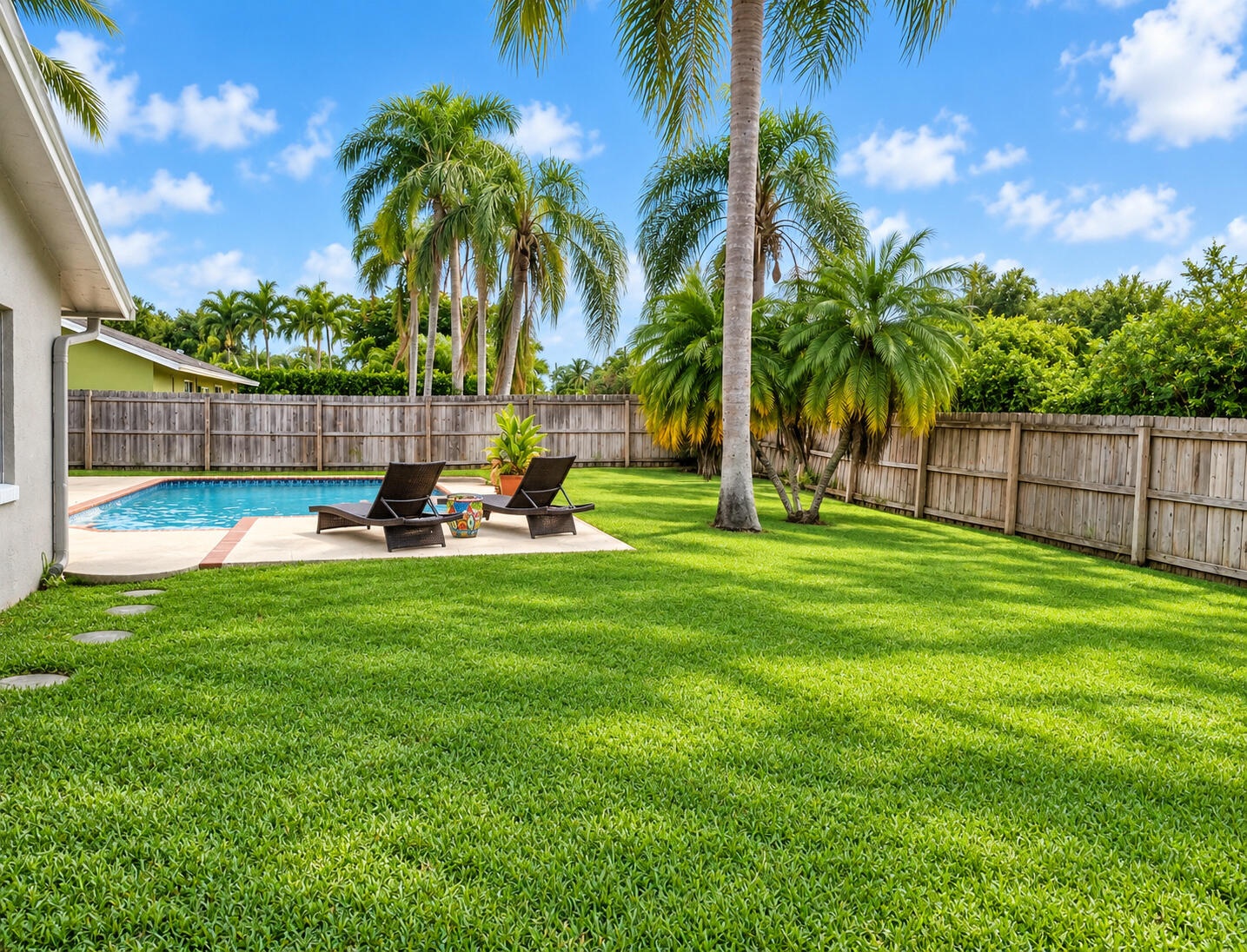 large fenced in yard. Perfect for pets!