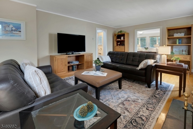 Large LR to Sunroom