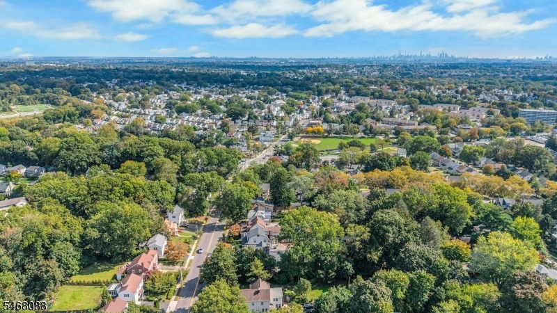 Close to NYC Transit Options