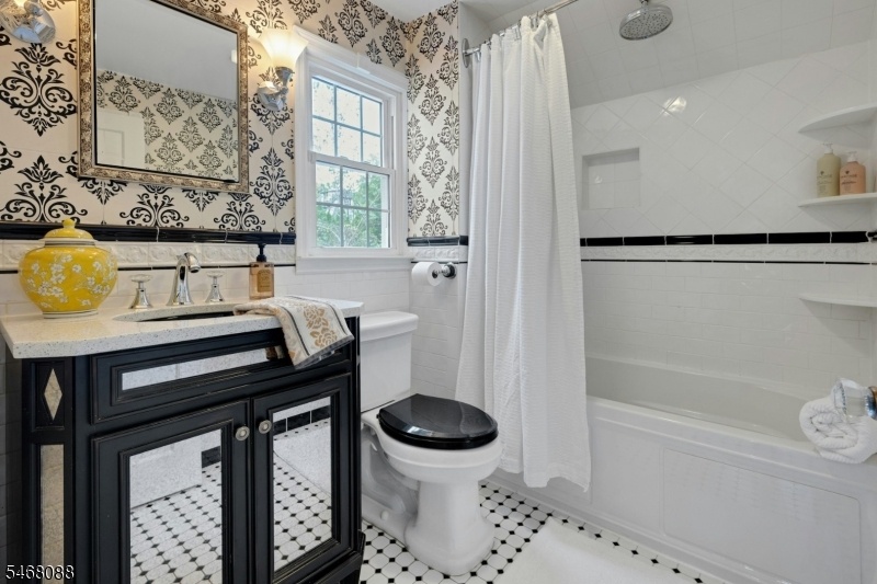 Full Bath 2nd Fl