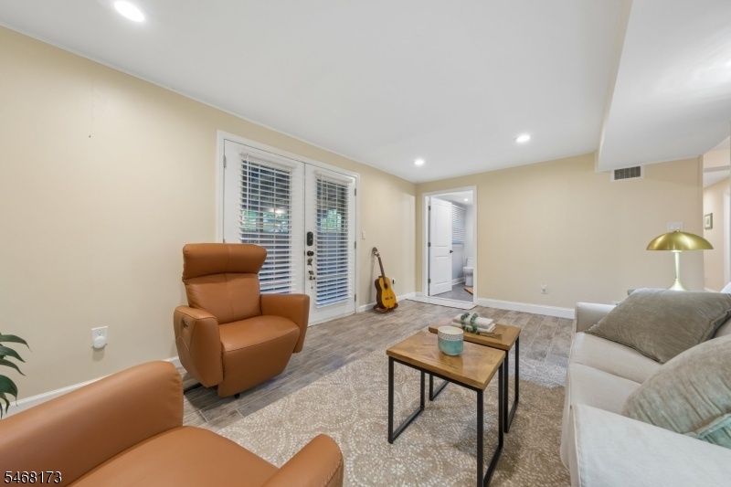 Family Rm w French Dr to Patio