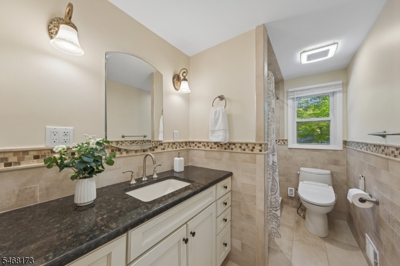 Main Full Bathroom