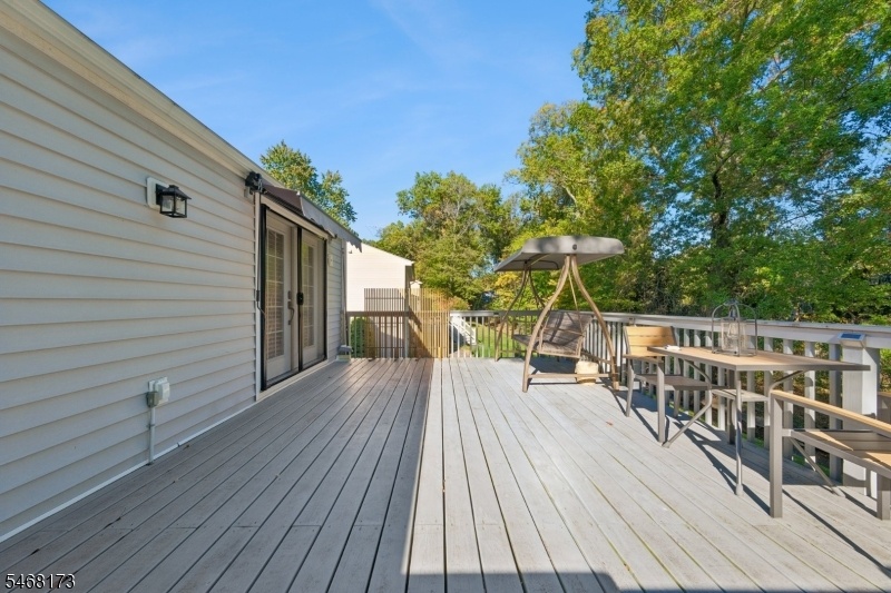 HUGE DECK