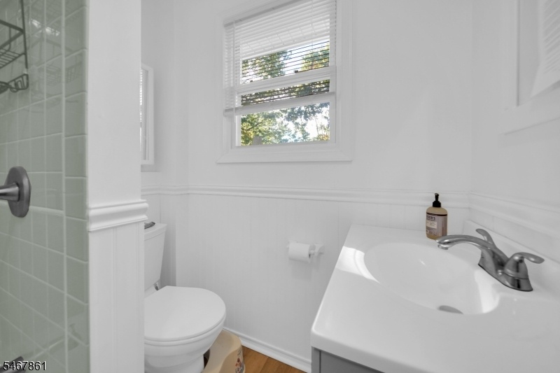 Unit 2 Full Bath