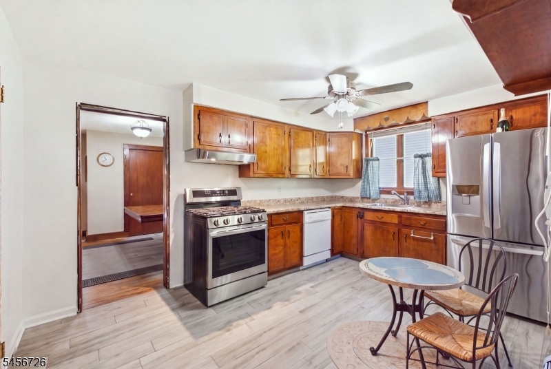 Eat in Kitchen