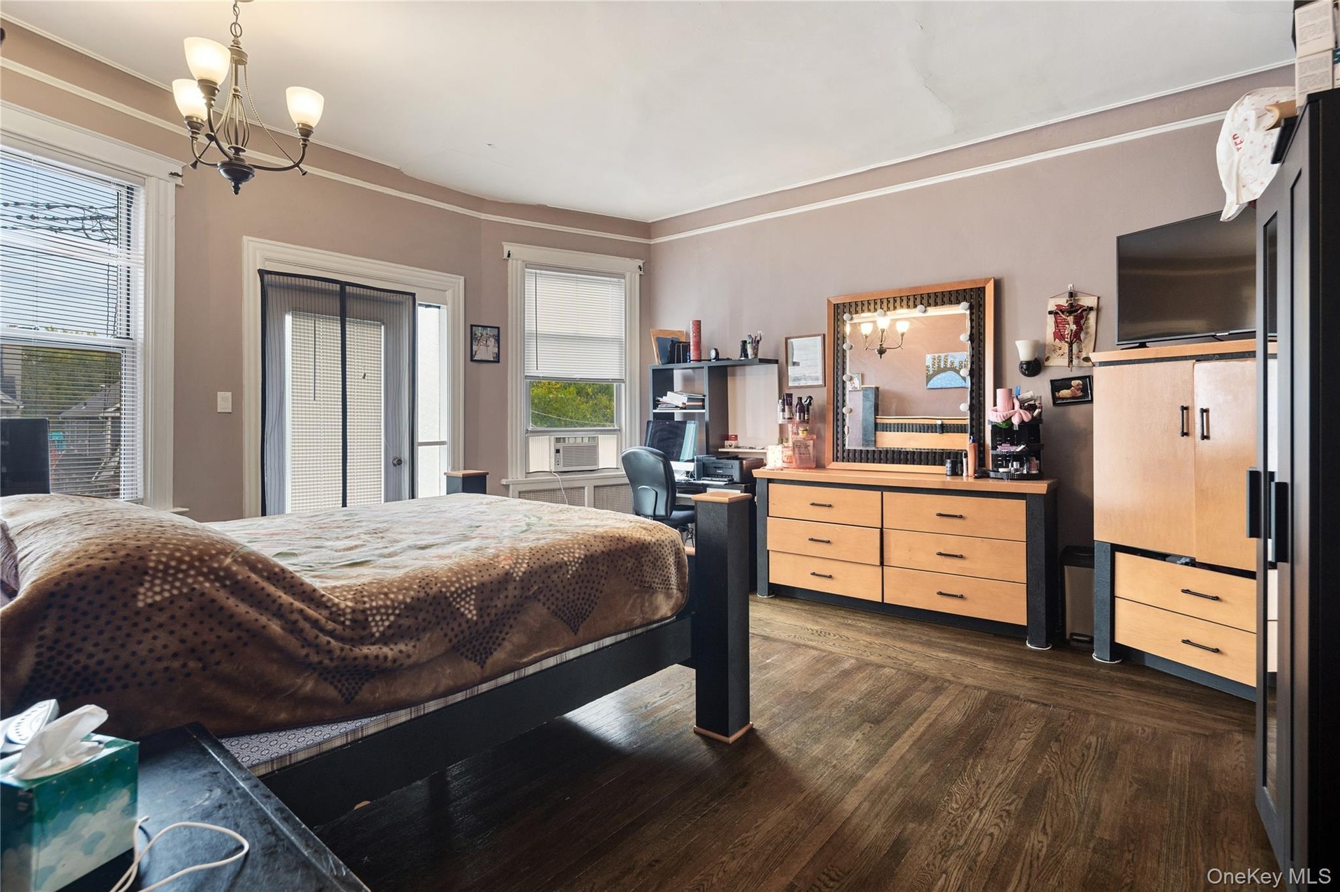 2nd floor primary bedroom