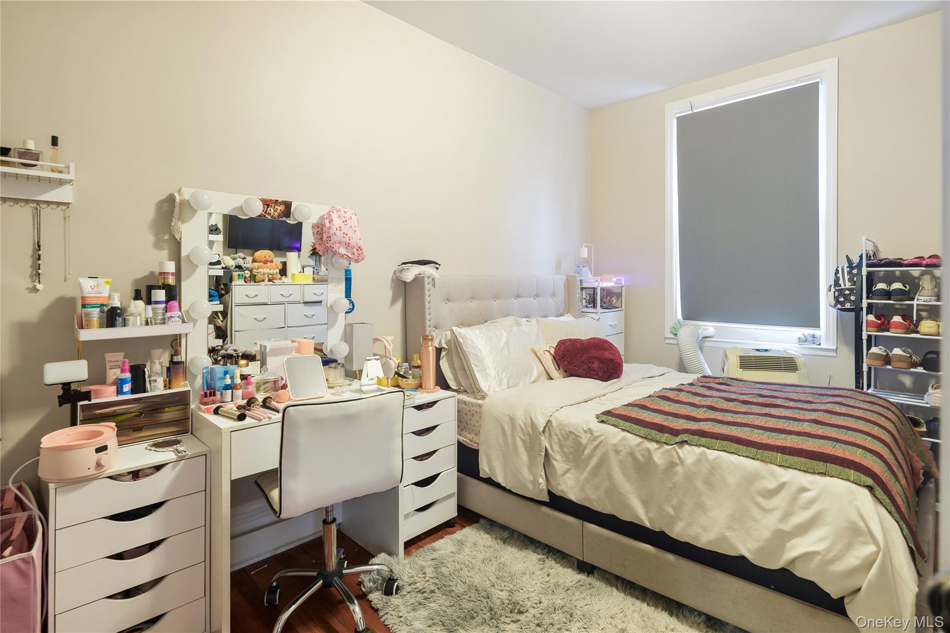 2nd floor bedroom