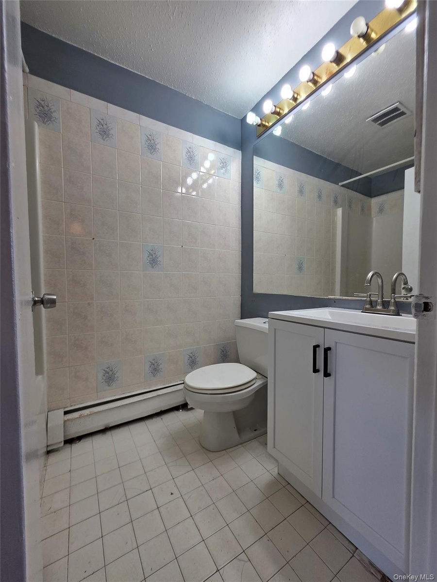 Unit 2, 3rd Floor  full bath