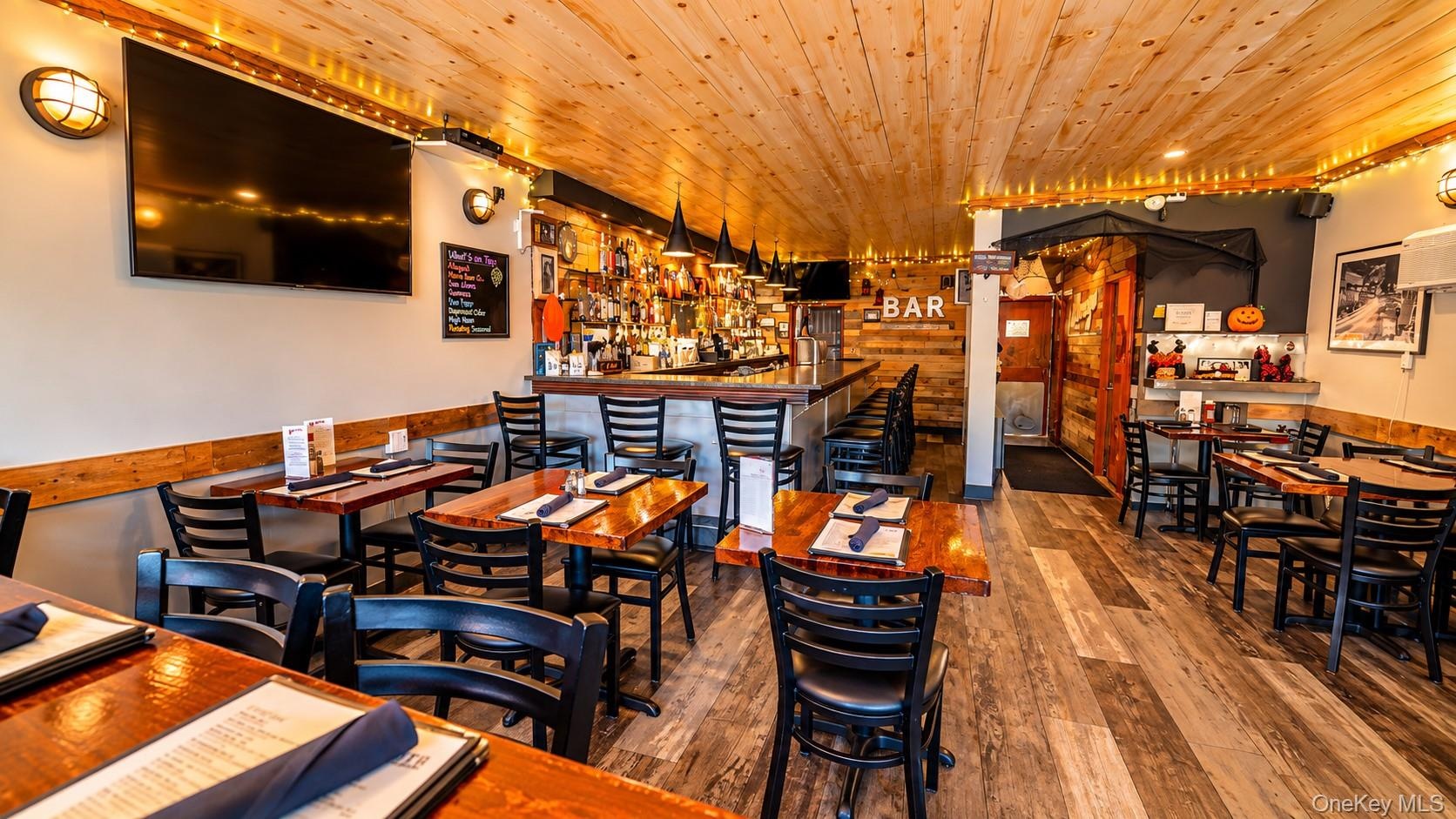 This well-established, beloved local restaurant offers an impressive variety of dining and entertaining spaces, including indoor seating for 55 guests