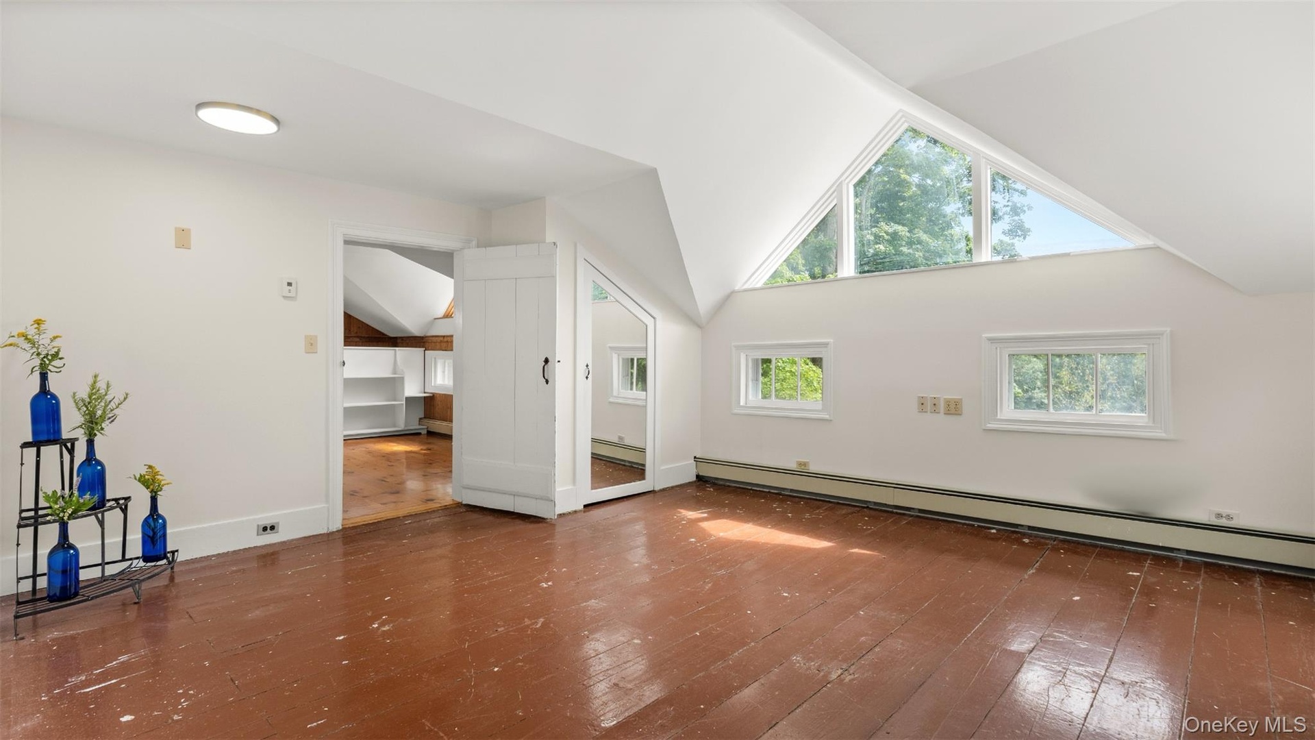 Second floor primary bedroom
