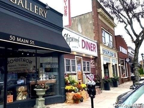 Main St