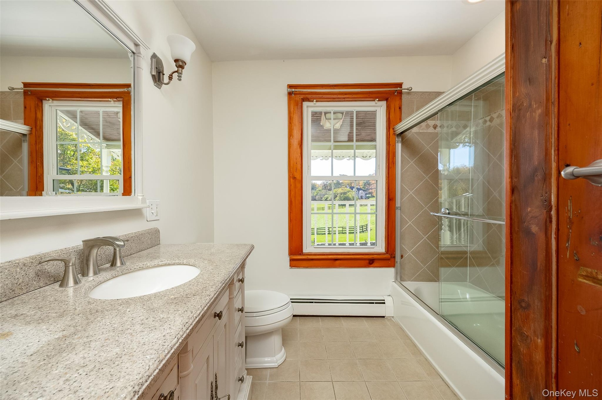 2nd floor shared full bathroom