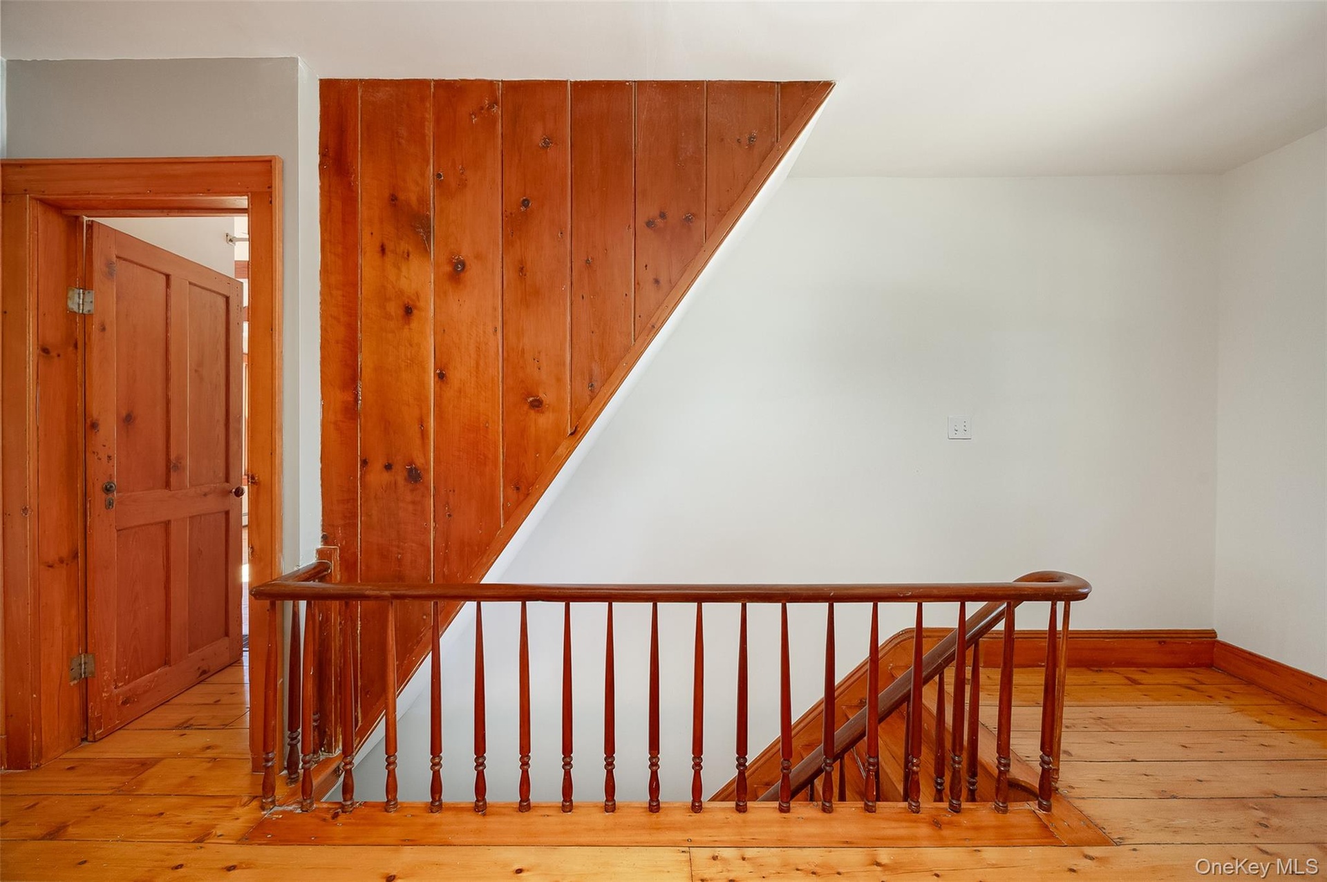 2nd Floor Landing