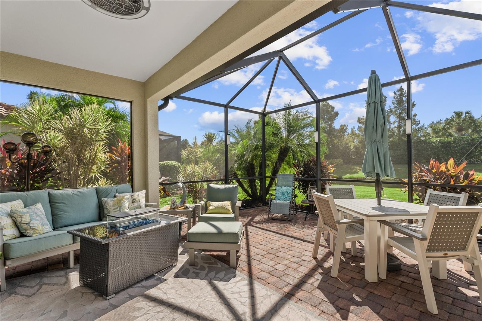 Extended lanai covered area and screen