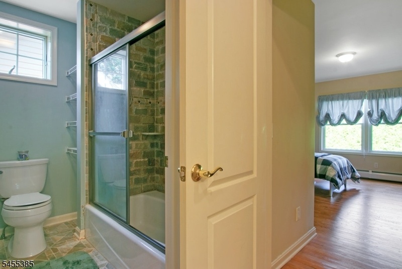 Junior Suite/Bedroom 5