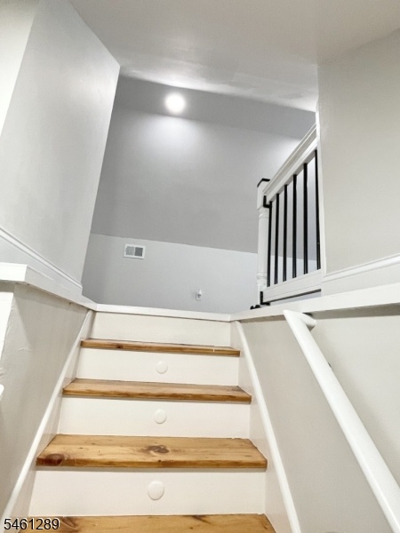 Stairs to 3d fl