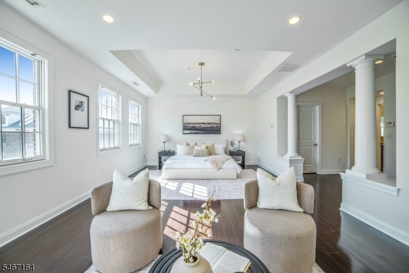 Primary Bed sitting area