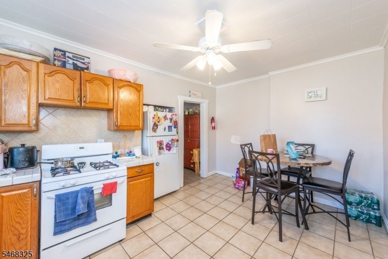 FLOOR 1 LEFT KITCHEN