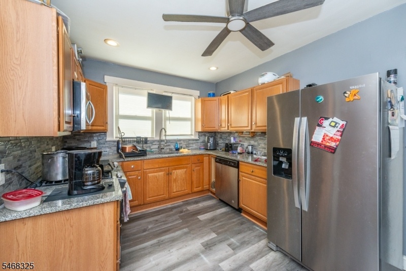 FLOOR 2 RIGHT KITCHEN