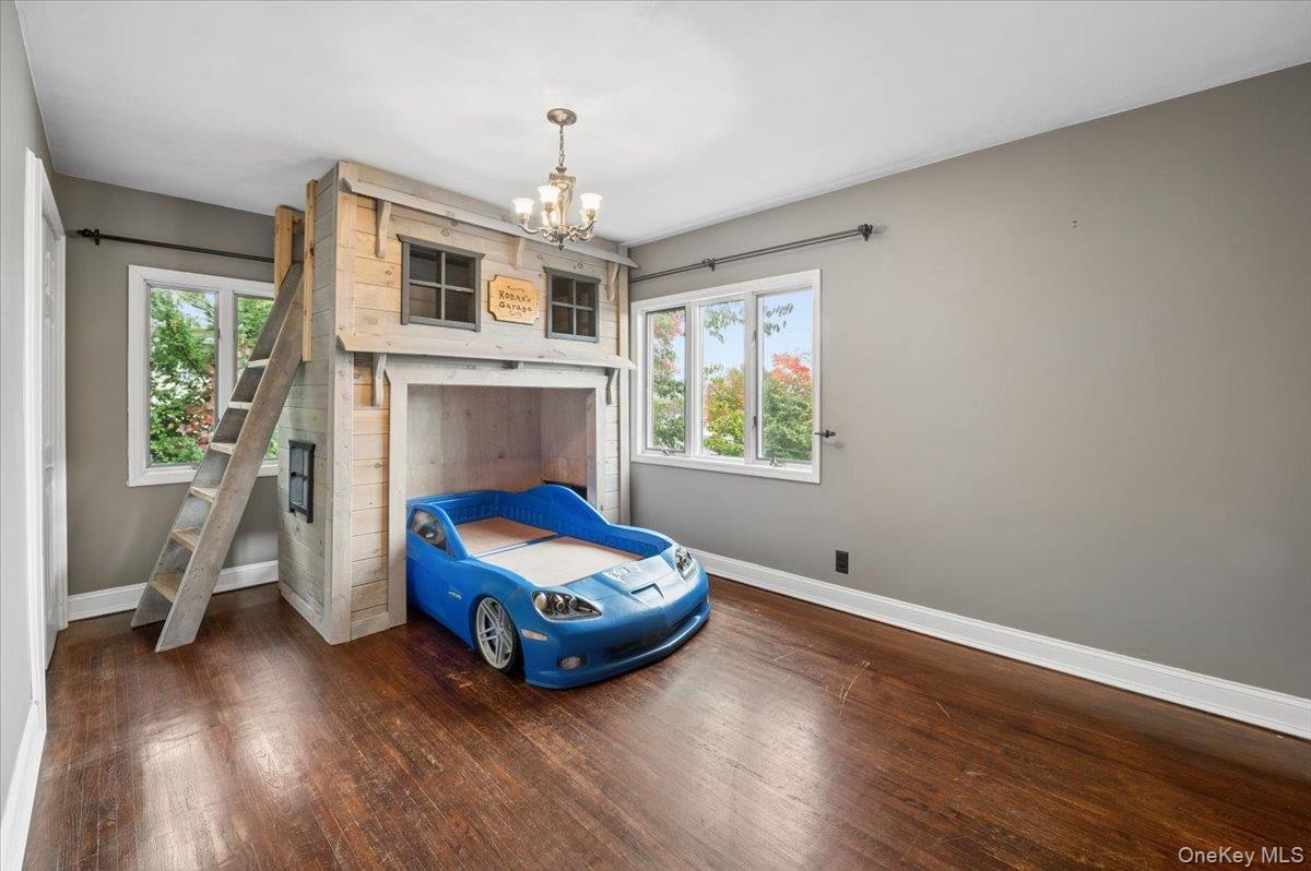 Third bedroom.