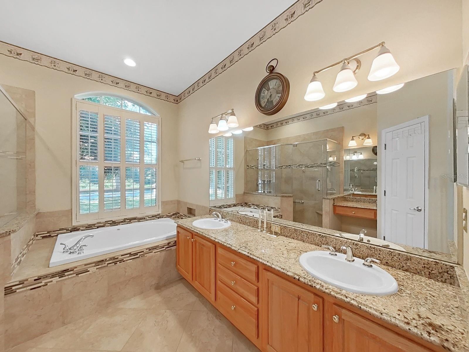Dual Sinks ~ Spa Tub ~ Plantation Shutters