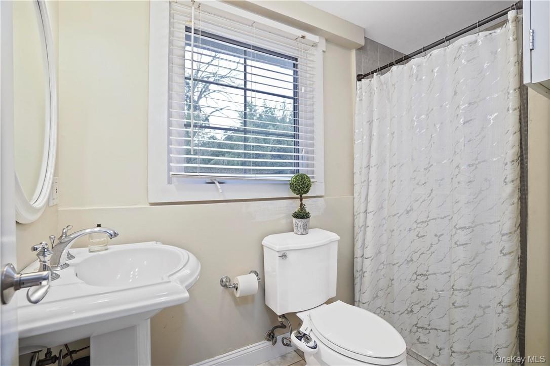 Lower Level Full Bath
