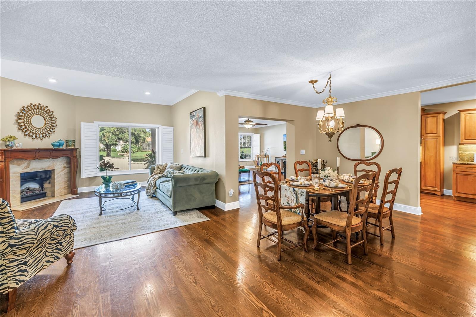 This updated townhome features two expansive, open-concept living areas and genuine oak hardwood flooring throughout, providing an enhanced sense of l