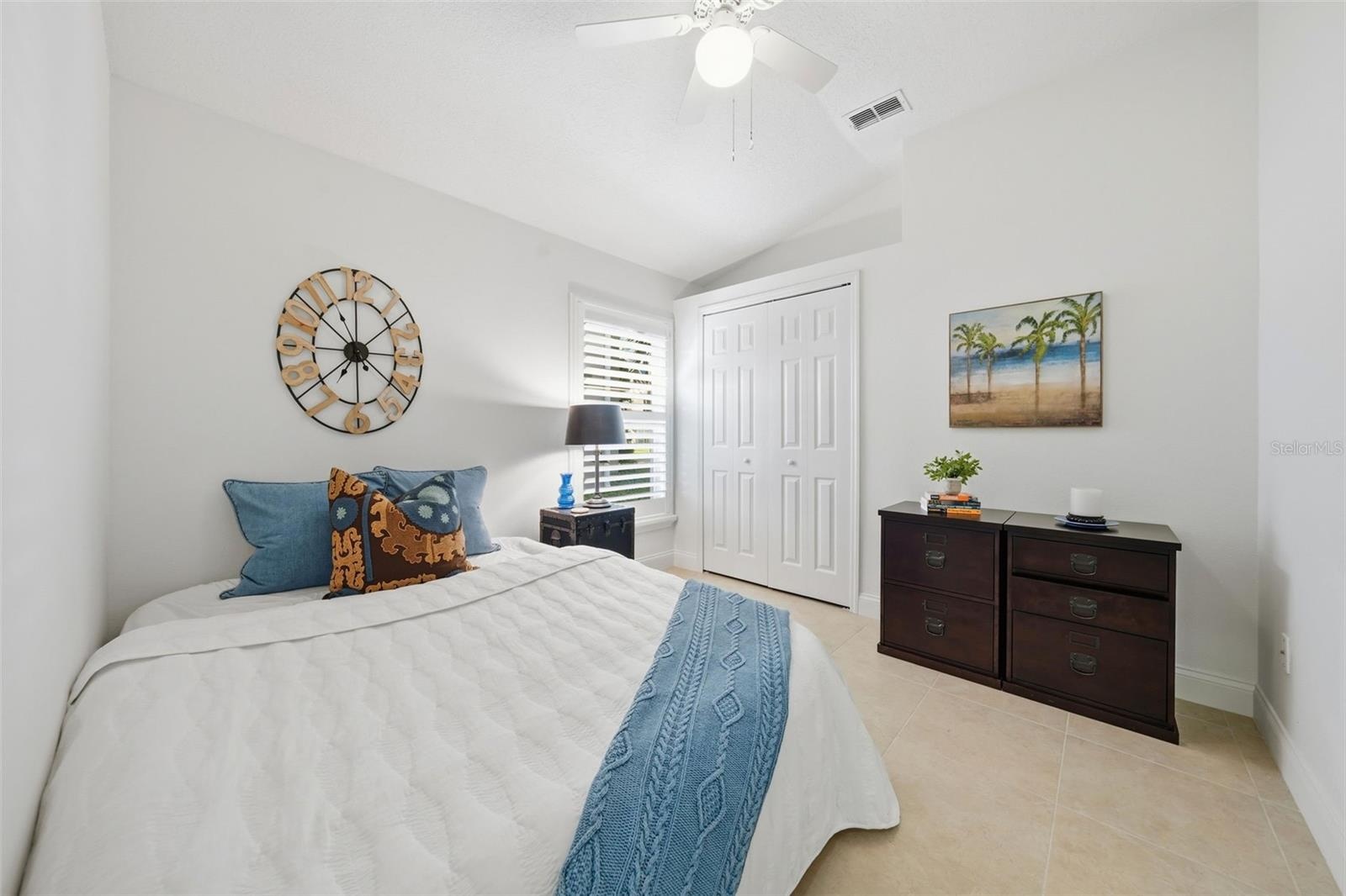 BEDROOM WITH DEEP CLOSET