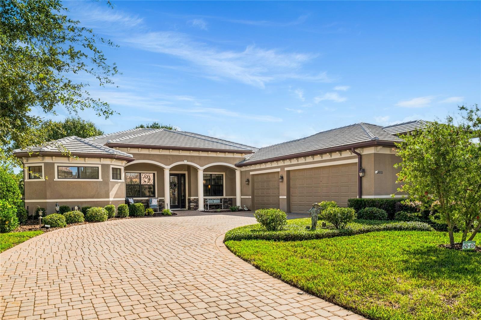 Oversized 3 Car Garage