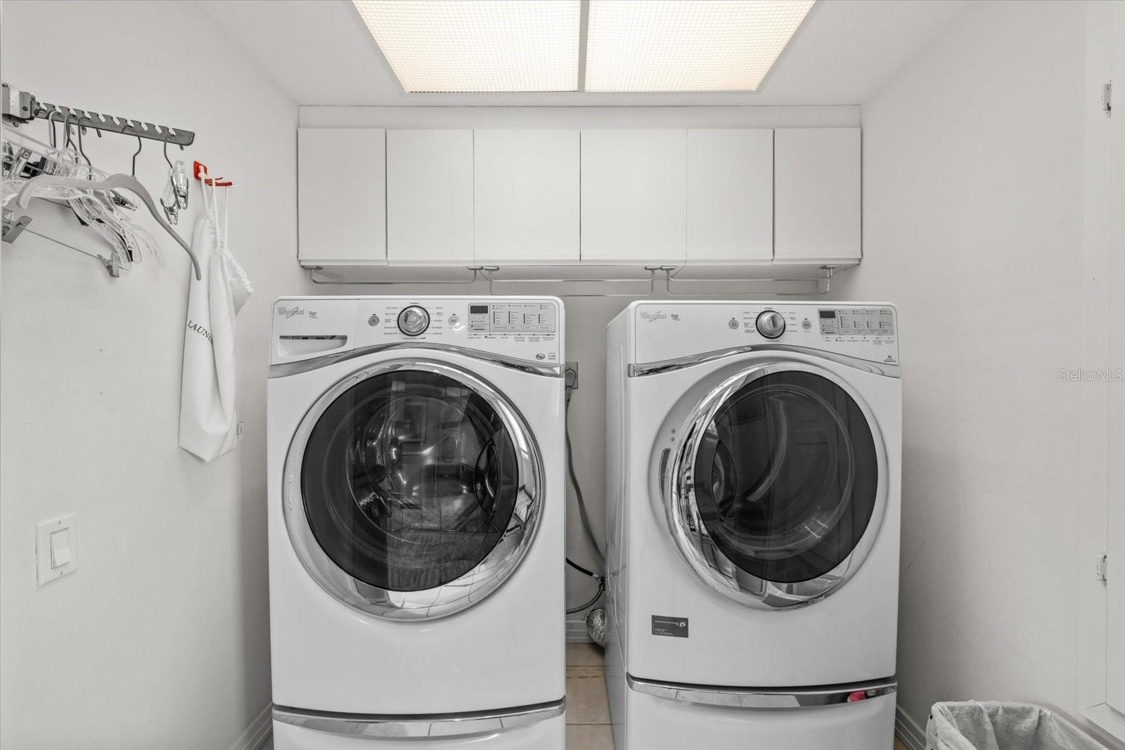 Washer/dryer in primary suite