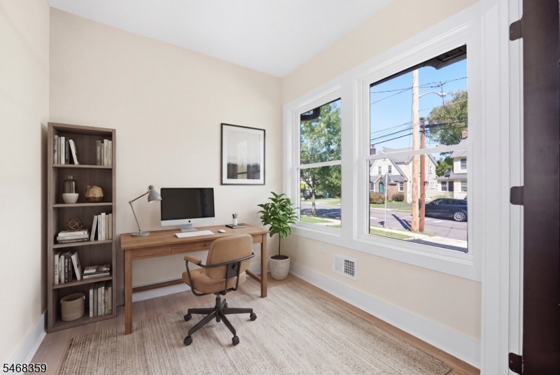 Home Office - Staged