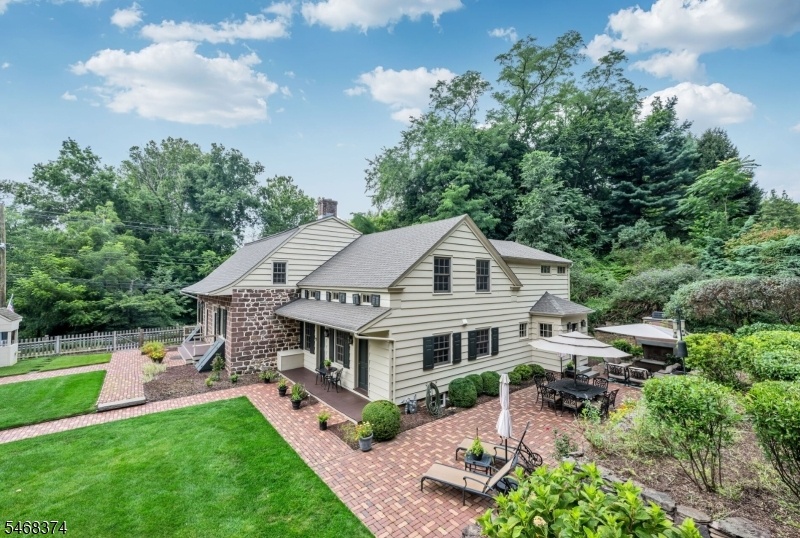 Distinctive Home