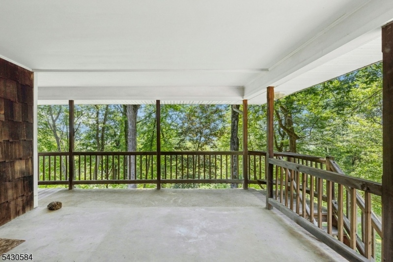 Large Coverd Porch
