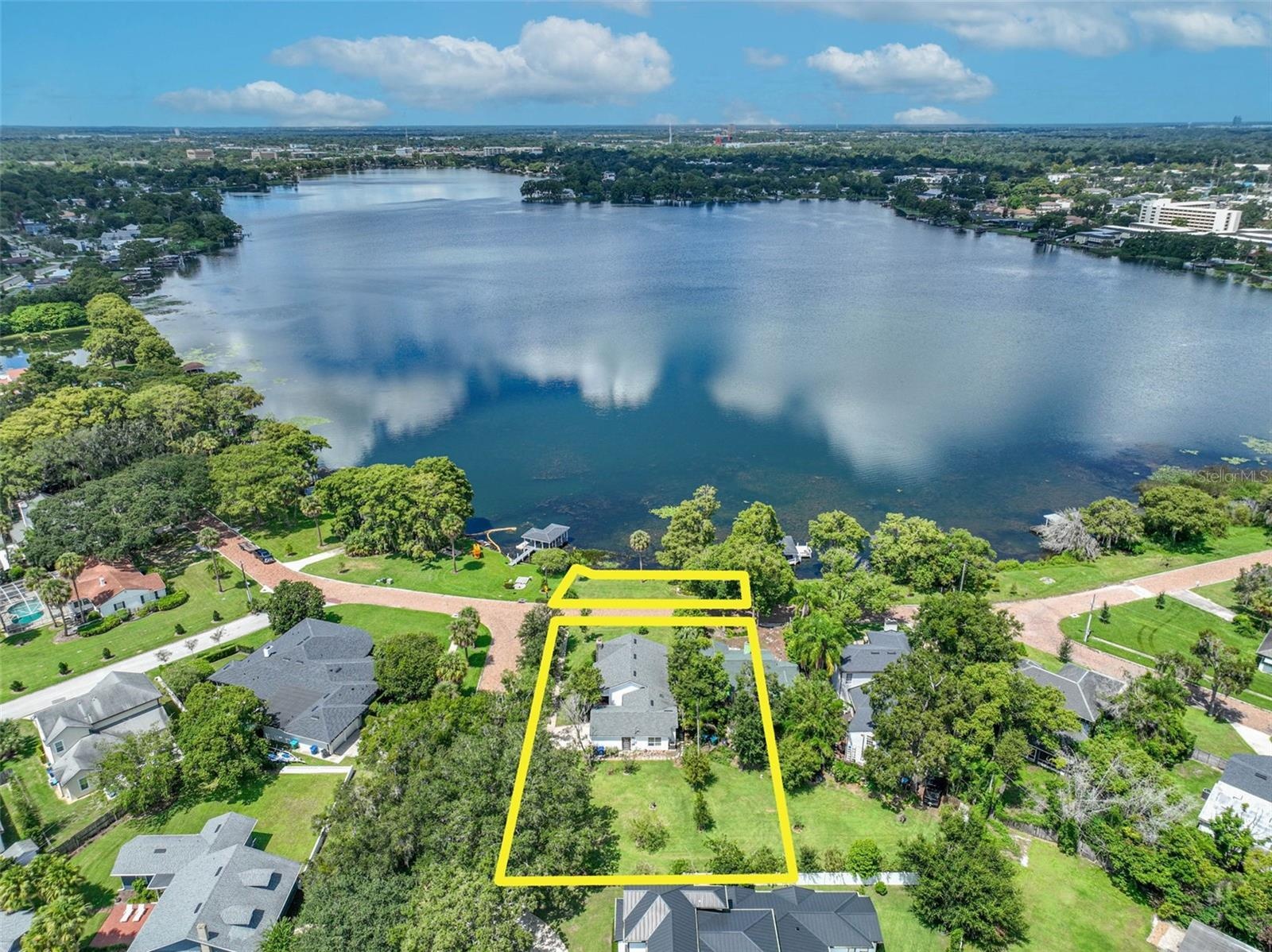 180 x 95 + Lakefront