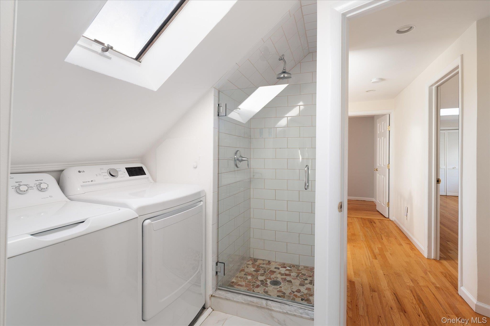 Full bath with laundry