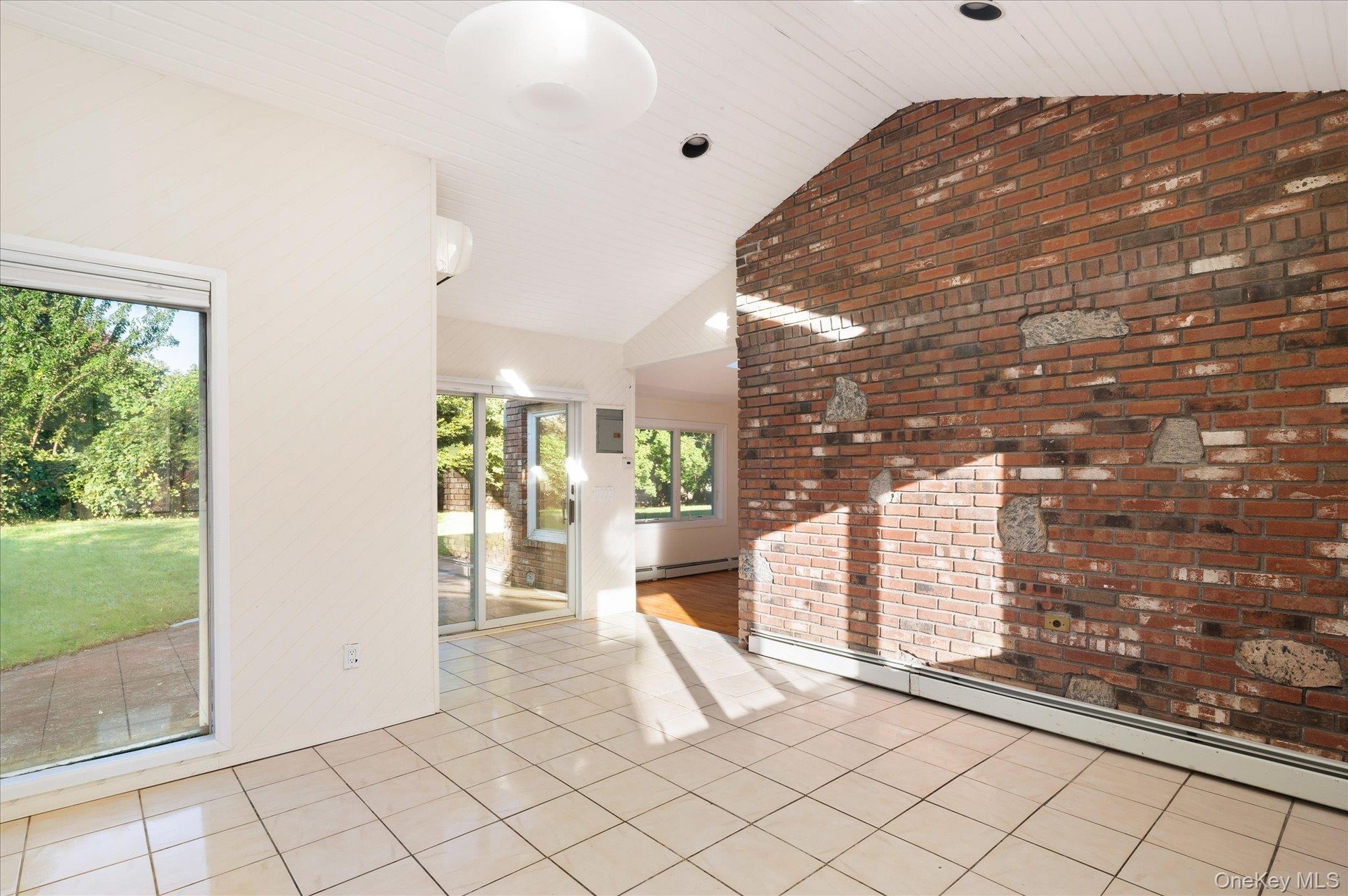 Sun filling bonus room